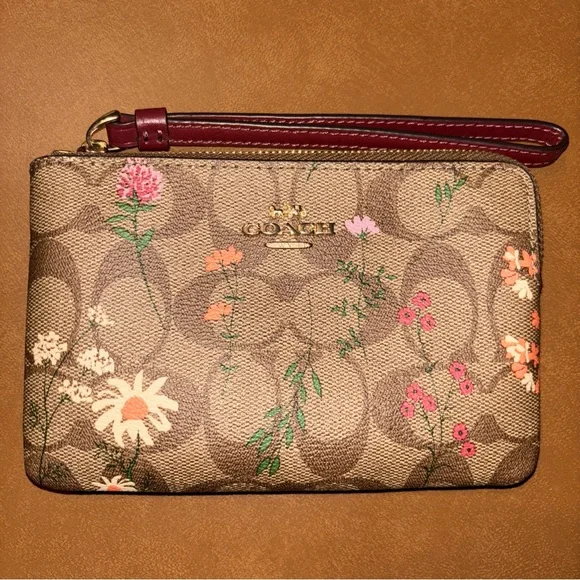 Coach Corner Zip Wristlet In Signature Canvas With Wildflower Print - Picture 6 of 9